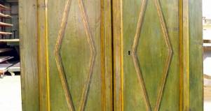 RESTAURO Armadio Laccato Verde in legno antico.